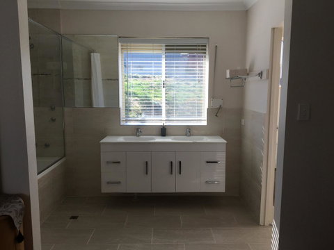Halls Head Beach House - Accommodation Port Hedland 7