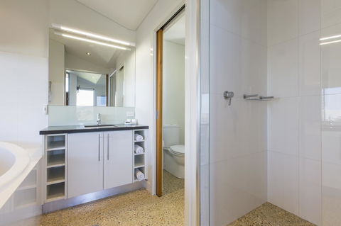 Aquatic Visions - Accommodation Port Hedland 6