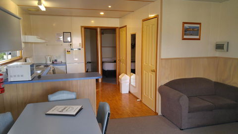 Bicheno Cabin Park - Accommodation Port Hedland 2