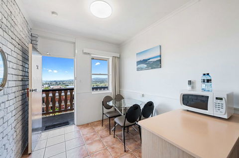 Coach House Launceston - Accommodation Port Hedland 11