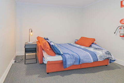 4 Bedroom House - Hobart CBD - Free Parking - Free WIFI - Accommodation Port Hedland 18