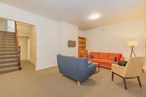 4 Bedroom House - Hobart CBD - Free Parking - Free WIFI - Accommodation Port Hedland 6