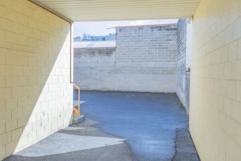 4 Bedroom House - Hobart CBD - Free Parking - Free WIFI - Accommodation Port Hedland 26