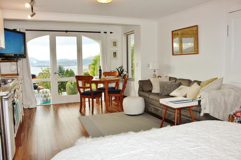 Million Dollar Views - Accommodation Port Hedland 32