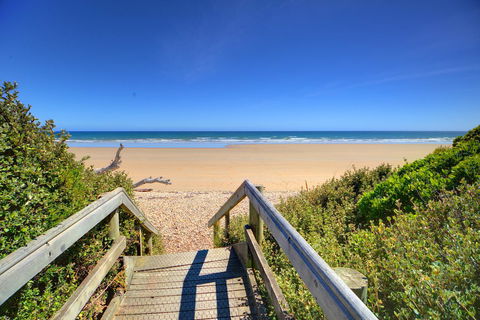 Amare Beachside Luxury - Accommodation Port Hedland 24