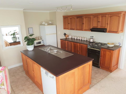 Garden By The Beach - Gateway To The East Coast, Close To Airport - Accommodation Port Hedland 1