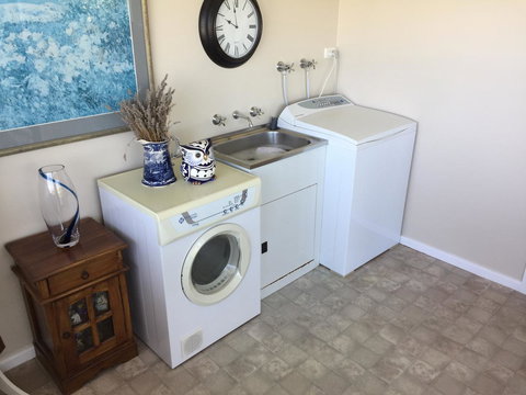 Garden By The Beach - Gateway To The East Coast, Close To Airport - Accommodation Port Hedland 18