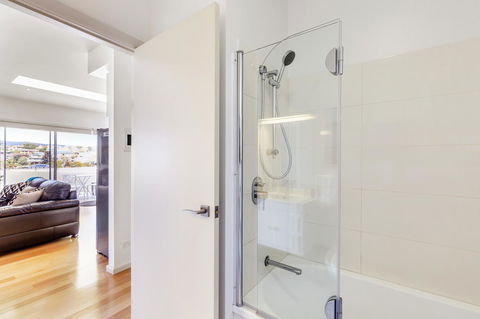 Bellerive Marina View Apartments NO 27 - Accommodation Port Hedland 11