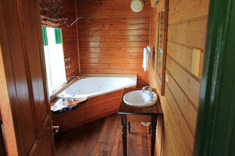 Kerrellie Cottages 2, 4 & 8 Reid Street - Accommodation Port Hedland 17