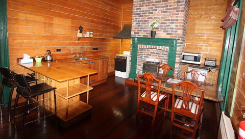 Kerrellie Cottages 2, 4 & 8 Reid Street - Accommodation Port Hedland 9