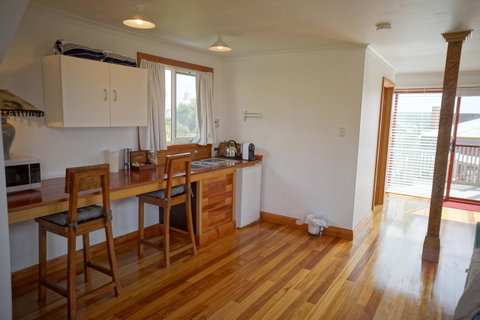 @ The Beach & Not Quite @ The Beach Holiday Cottages - Stanley - Accommodation Port Hedland 4