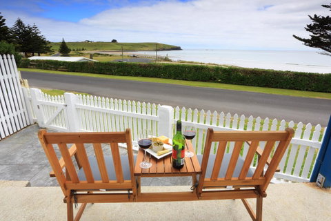 @ The Beach & Not Quite @ The Beach Holiday Cottages - Stanley - Accommodation Port Hedland 7
