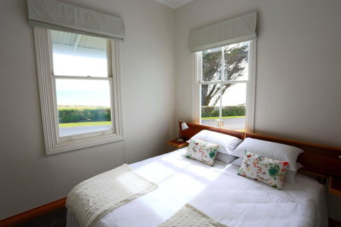 @ The Beach & Not Quite @ The Beach Holiday Cottages - Stanley - Accommodation Port Hedland 10