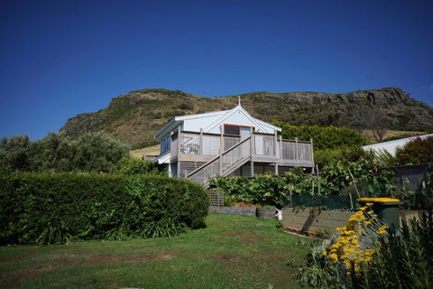 @ The Beach & Not Quite @ The Beach Holiday Cottages - Stanley - Accommodation Port Hedland 2