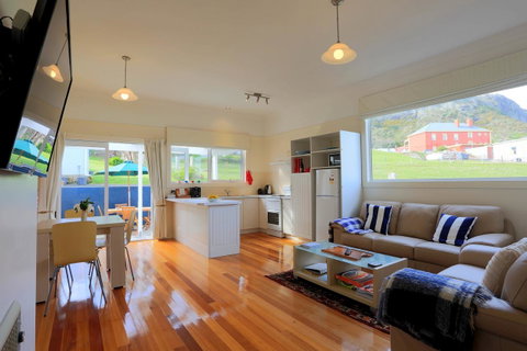 @ The Beach & Not Quite @ The Beach Holiday Cottages - Stanley - Accommodation Port Hedland 17