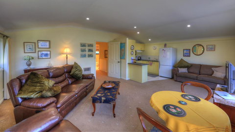 Birchwood On The River - Devonport, Tasmania - Self-Contained And Self-Catering Accommodation - Accommodation Port Hedland 17