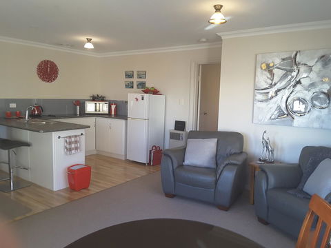 On The Terrace - Accommodation Port Hedland 7