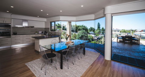 Russell House - Accommodation Port Hedland 0