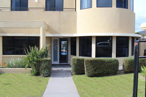 Russell House - Accommodation Port Hedland 1