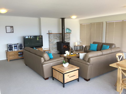 Swansea Beach House Oceanfront - Accommodation Port Hedland 16