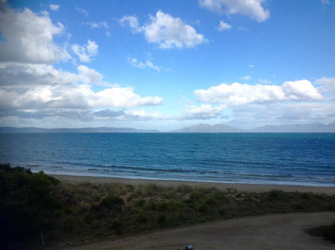 Swansea Beach House Oceanfront - Accommodation Port Hedland 9