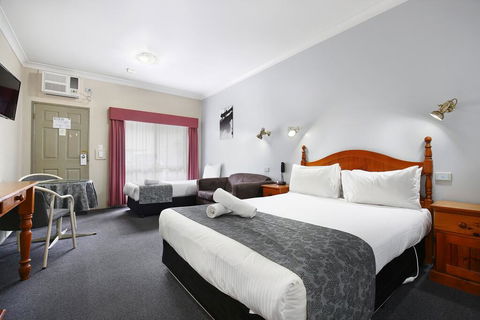 New England Motor Inn - Accommodation Port Hedland 2