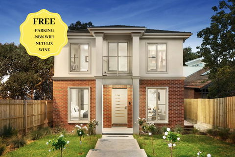 NEW Inner Melb Luxury Modern Grand Holiday House - Great Location, Wifi, Parking - Accommodation Port Hedland 0