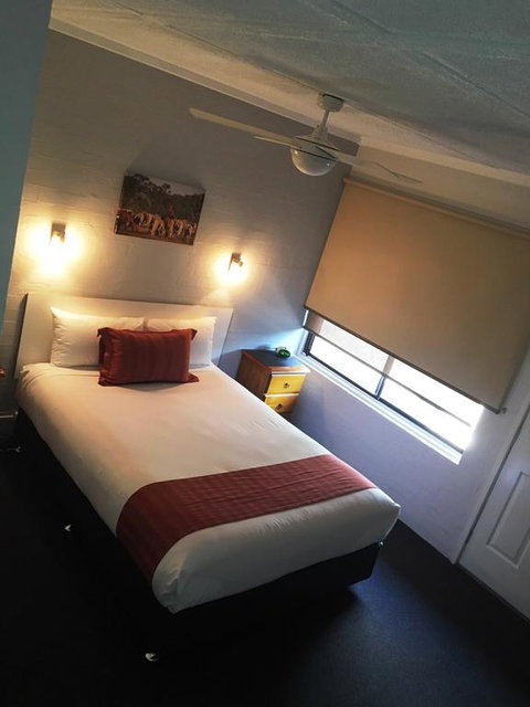 Nicholas Royal Motel - No Pets Allowed - Accommodation Port Hedland 3