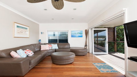 No. 1 Fingal Bay Beach House - The Little Abode - Accommodation Port Hedland 2