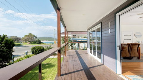 No. 1 Fingal Bay Beach House - The Little Abode - Accommodation Port Hedland 0