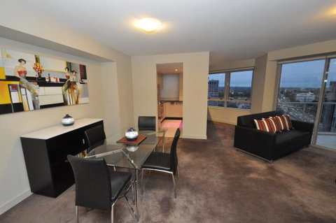 North Sydney Fully Self Contained Modern 2 Bed Apartment (2207BER) - Accommodation Port Hedland 2