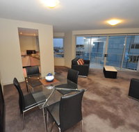 North Sydney Fully Self Contained Modern 2 Bed Apartment 2207BER - Accommodation Port Hedland