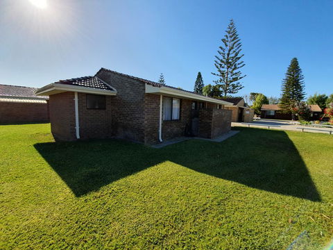 Ocean Beach Chalet 16 - Accommodation Port Hedland 2