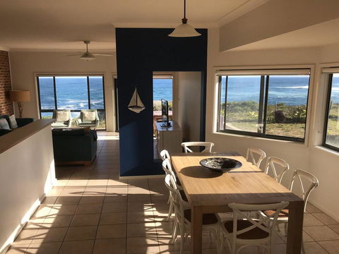 Ocean Views' 4 Ocean Street - Air Conditioned Luxury With Beautiful Ocean Views - Accommodation Port Hedland 0