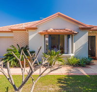 Oceania Cottage - LJHooker Yamba - Accommodation Port Hedland
