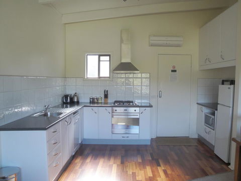 Off Mountain Accommodation - Accommodation Port Hedland 1