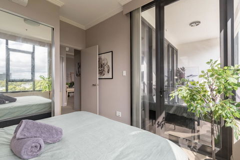 Olympic Park Near Qudos Bank Arena King Bed 1BR 1Bath Sleeps 6 Air-cond Parking - Accommodation Port Hedland 2