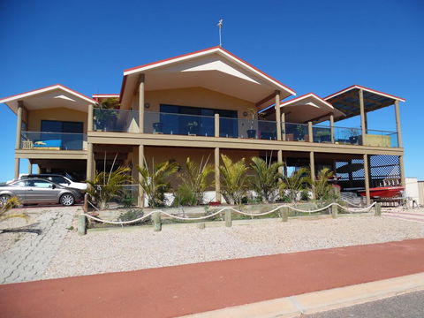 On The Deck @ Shark Bay - Accommodation Port Hedland 3