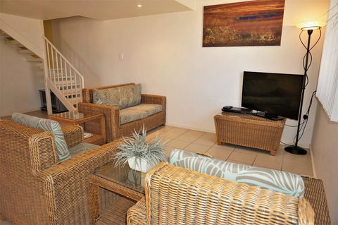 Osprey Holiday Village Unit 101/2 Bedroom - Accommodation Port Hedland 3