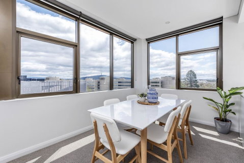 Oversized Luxe 1 Bedder - Amazing Barton - Gym - Accommodation Port Hedland 3