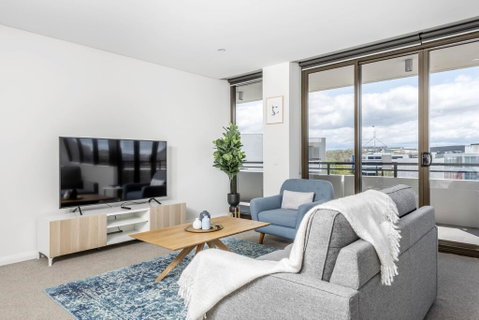 Oversized Luxe 1 Bedder - Amazing Barton - Gym - Accommodation Port Hedland 2