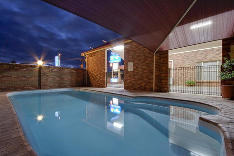 Parkes International - Accommodation Port Hedland 2