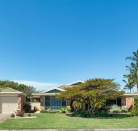 Pebbles by the beach at Fingal bay - Accommodation Port Hedland