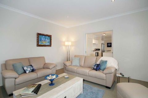 Penguin 4 Bedroom House By Shoalwater Executive Homes - Accommodation Port Hedland 3