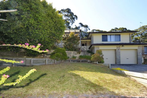 Pet Friendly Lentara St 10 - Fingal Bay - Accommodation Port Hedland 0