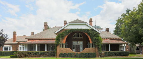 Petersons Armidale Winery And Guesthouse - Accommodation Port Hedland 0