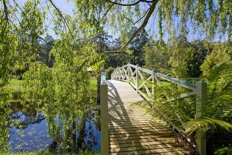 PLUM TREE STUDIO - Couples Lakeside Spa Retreat - Accommodation Port Hedland 2