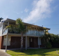 Portarlington beach shack 50 metres to the water - Accommodation Port Hedland