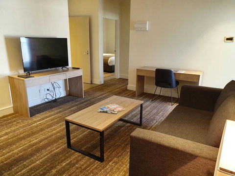 Porter's Plainland Hotel - Accommodation Port Hedland 1