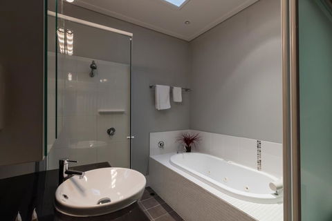 Promenade Executive Apartments - Accommodation Port Hedland 3